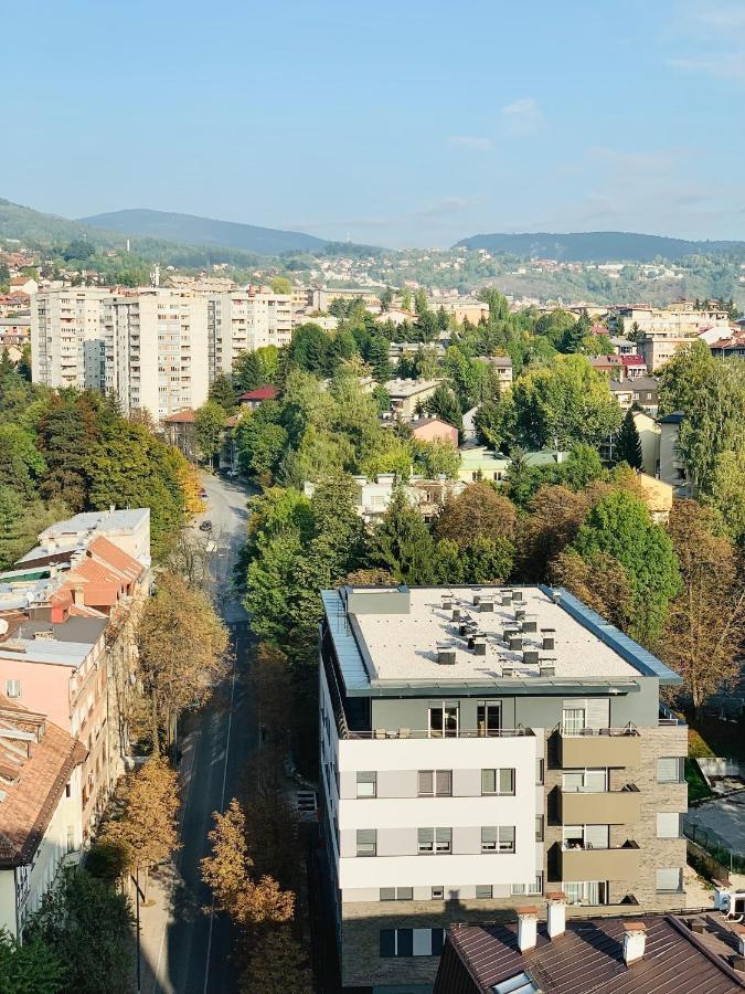 2 Bedroom Penthouse In Center, Free Parking Apartment *